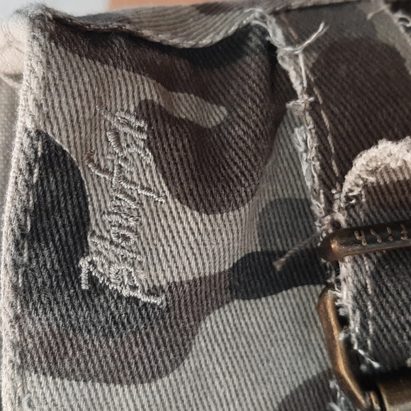 Blowfish Malibu CUDDLEFISH Mid Top Sneakers - Picture 11 of 12